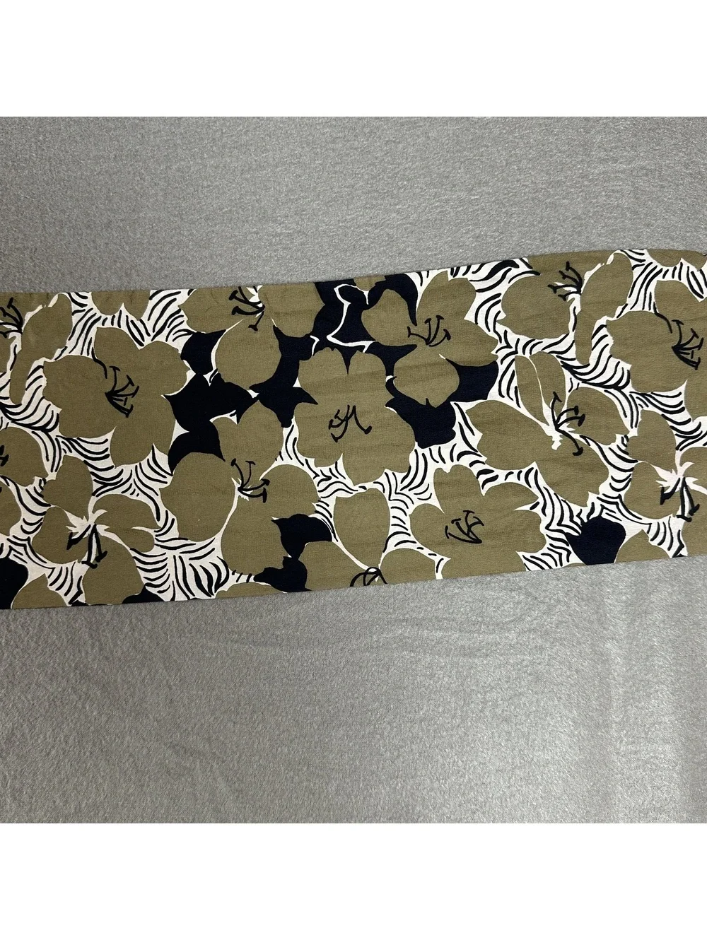 Vintage Floral Patterned Lightweight Scarf with Fringe Ends